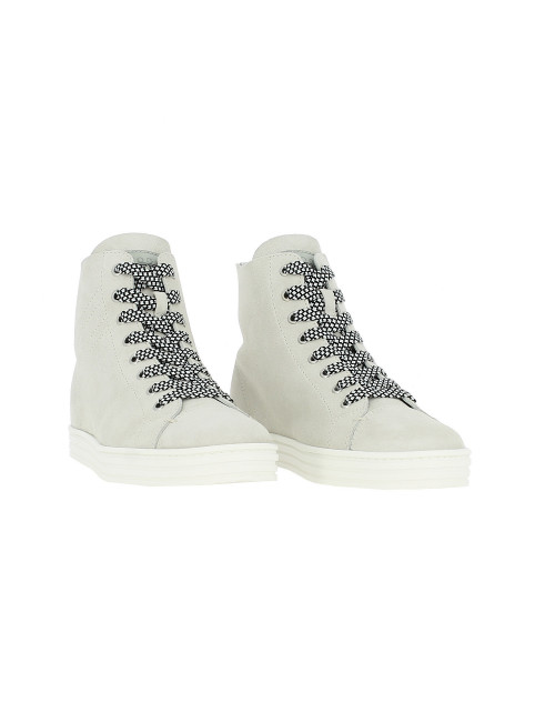hogan rebel zeppa interna