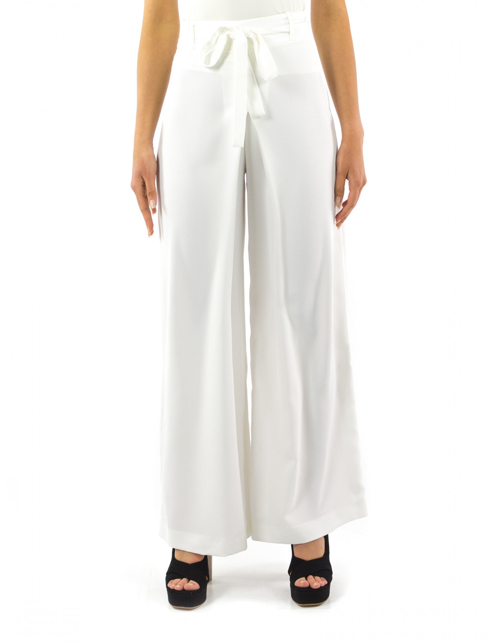 Pantalone a palazzo Hanita Pantalone a palazzo Hanita